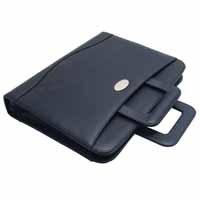 Masters Lozenge Drop Handled Case Black